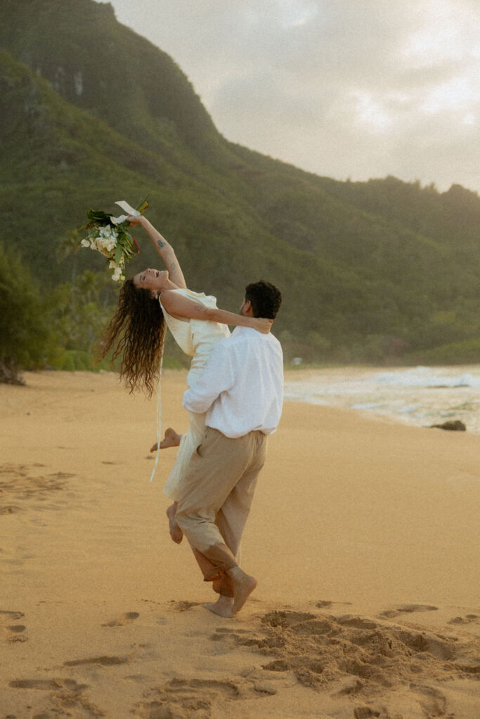 tunnels beach elopement7
