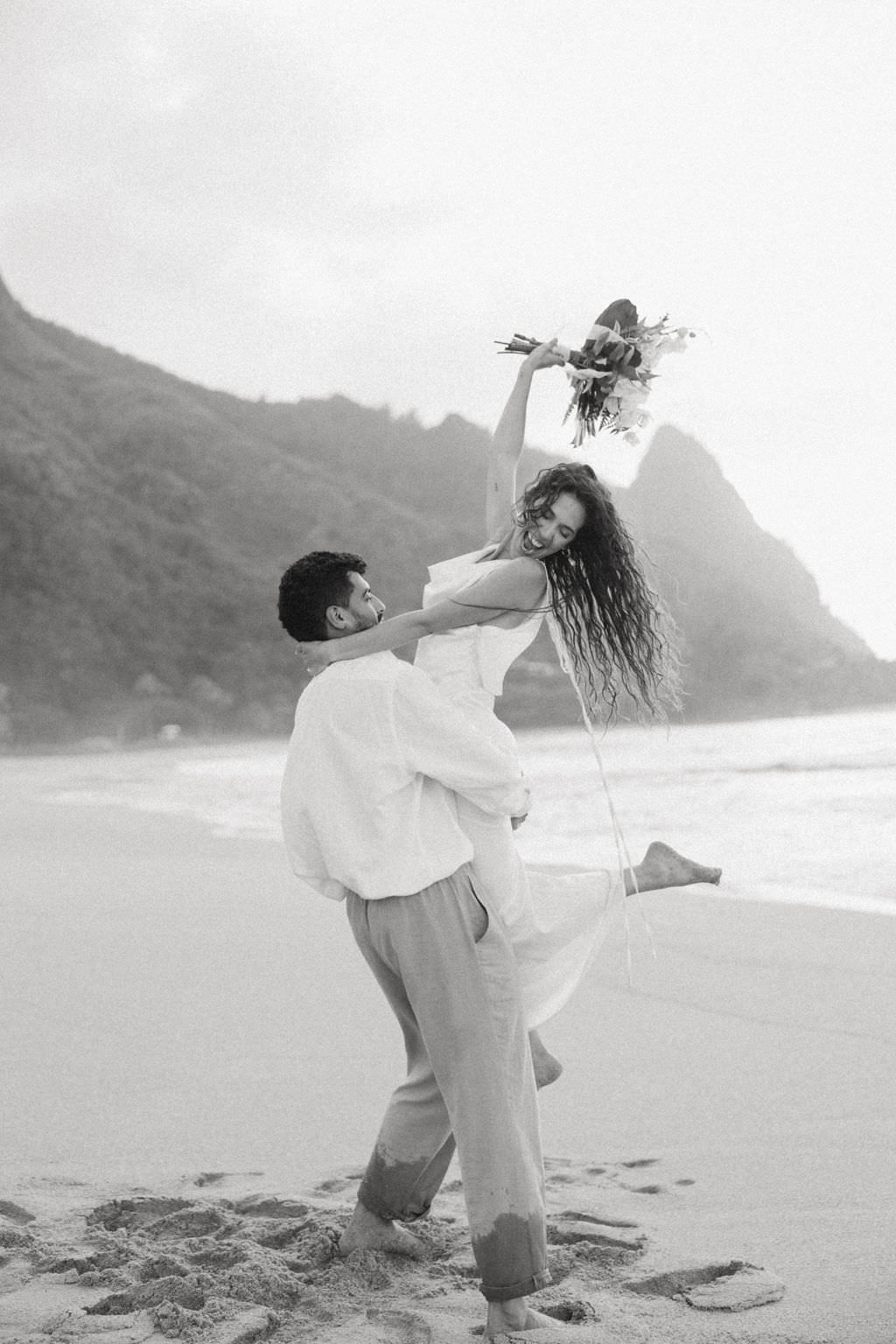 tunnels beach elopement7