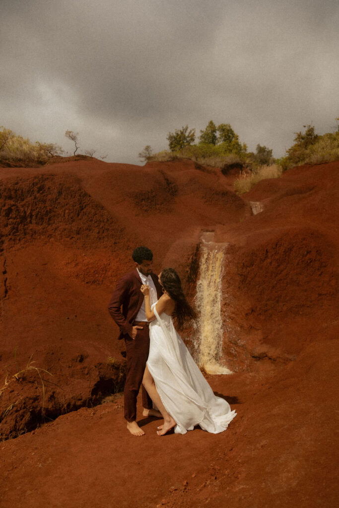 red dirt waterfall elopement21